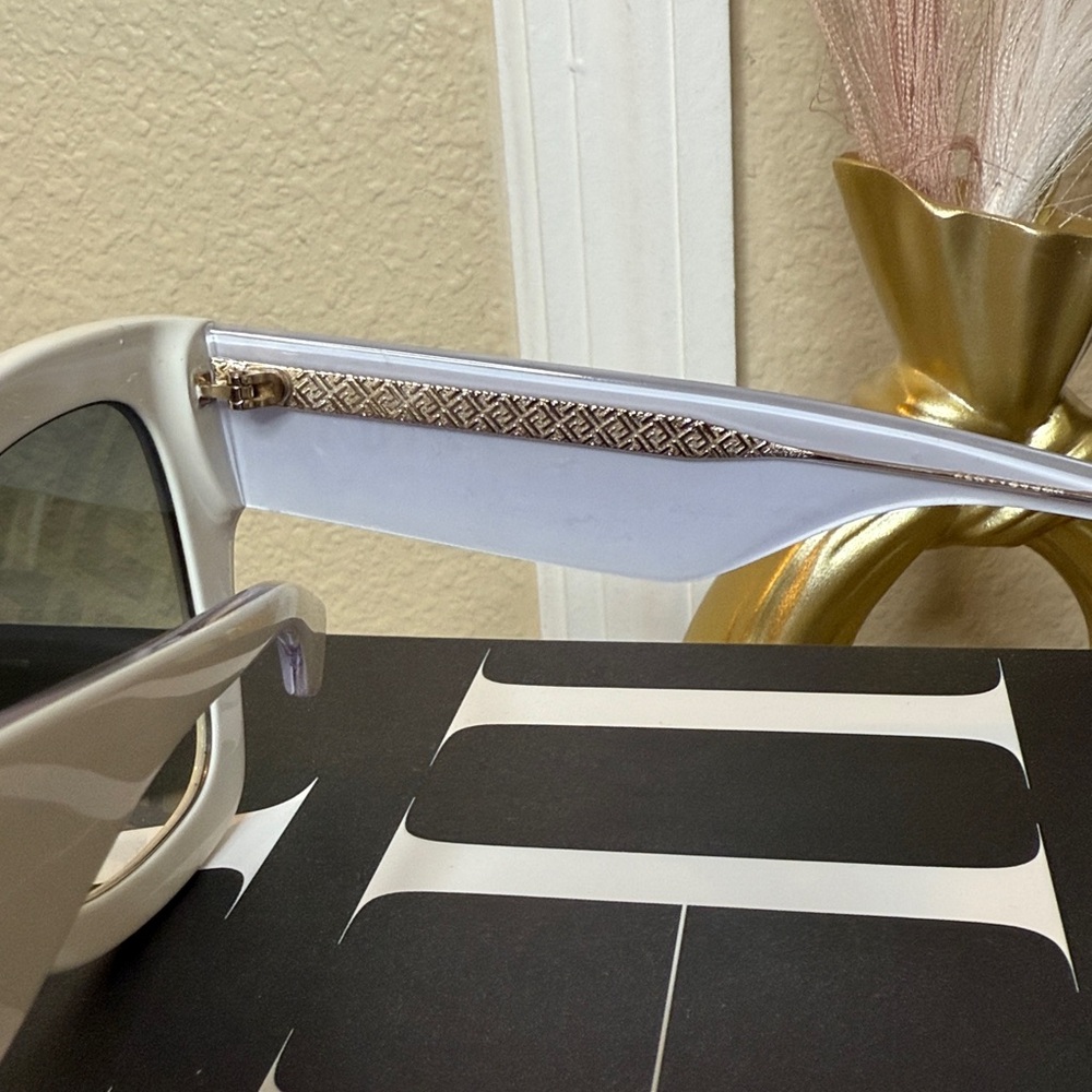 Fendi Acetate FF Sunglasses - Picture 8 of 10